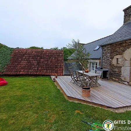 Le Gite Du Petit Plessix Garlan Exterior photo